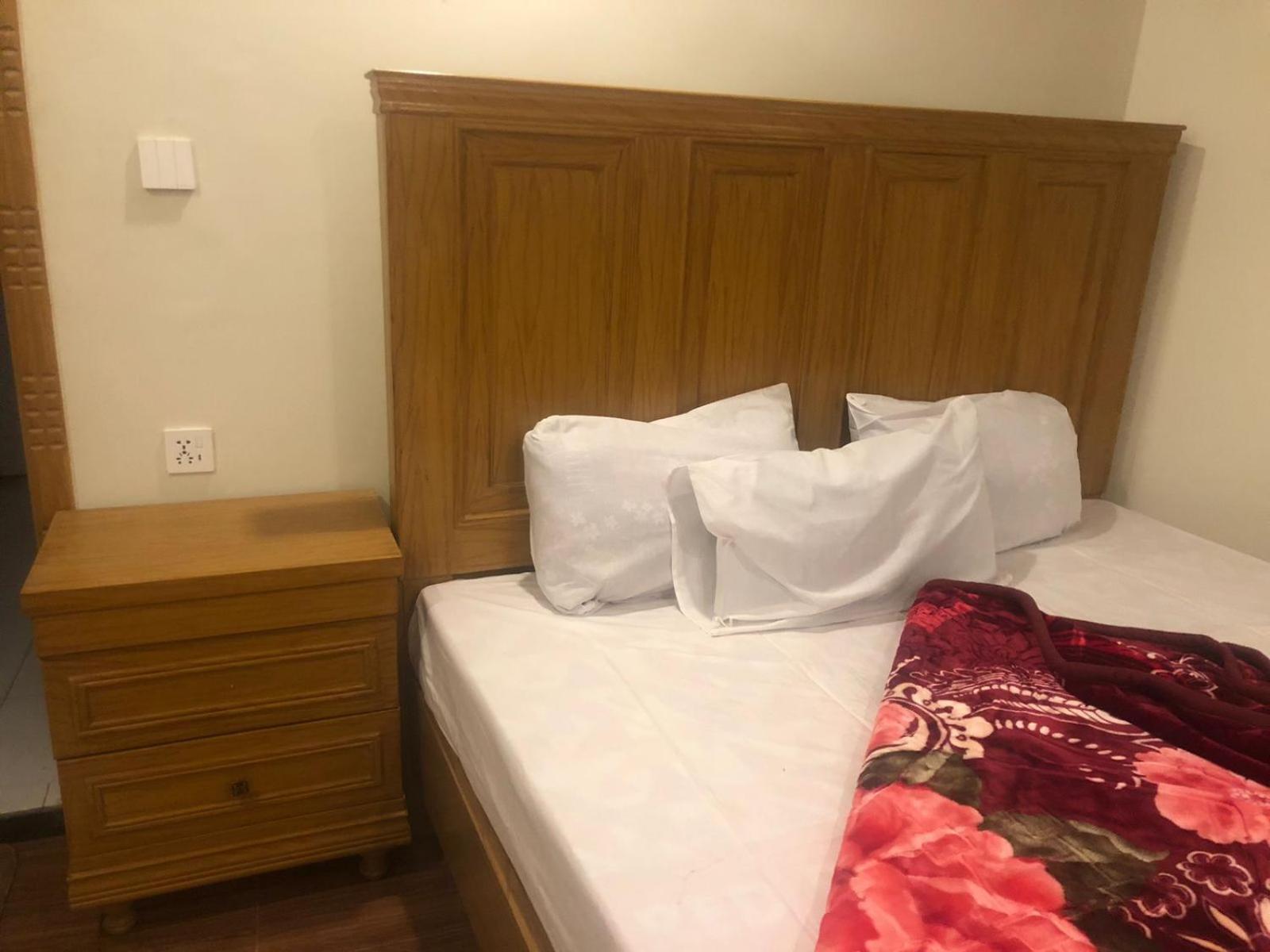 Al Buraq Hotel Islamabad Esterno foto